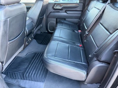 Used 2024 Chevrolet Silverado 2500 LT w/ Convenience Package image 11