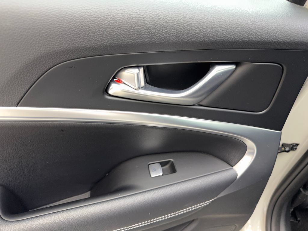 Used 2026 Genesis G70 2.5T RWD image 34