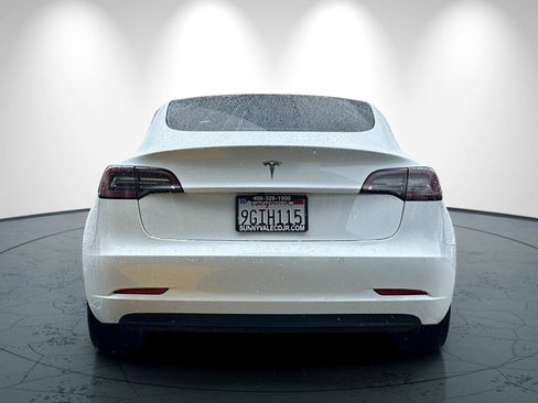 Used 2021 Tesla Model 3 Standard Range Plus image 5