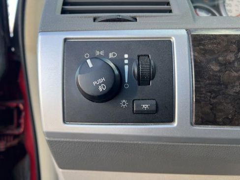 Used 2010 Dodge Grand Caravan SXT image 10