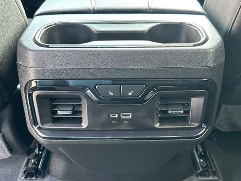 Used 2025 GMC Sierra 1500 AT4 w/ Technology Package AWD/4WD image 20