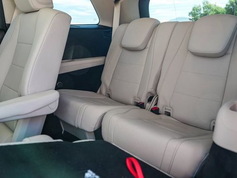 Certified 2025 Mercedes-Benz GLB 250 4MATIC image 15