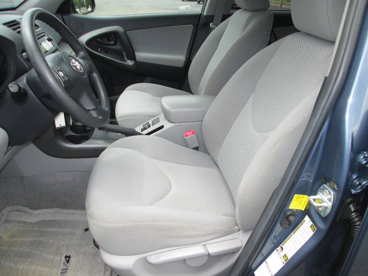 Used 2012 Toyota RAV4 4WD w/ Upgrade Value Pkg image 3