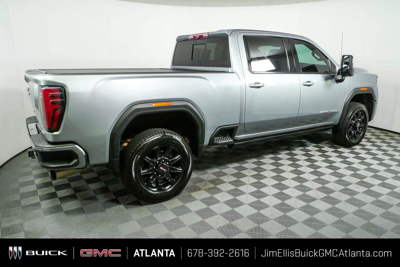 Used 2024 GMC Sierra 2500 AT4 w/ AT4 Premium Plus Package AWD/4WD image 2