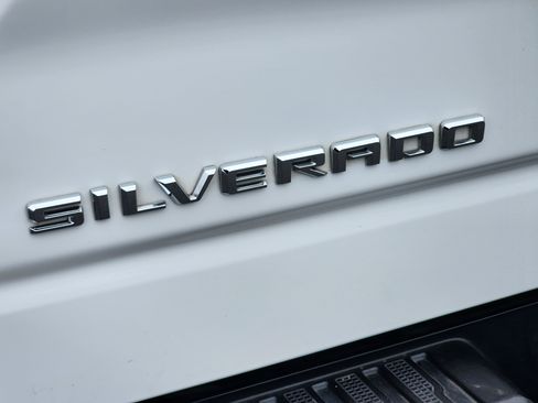 Used 2021 Chevrolet Silverado 1500 LT image 11