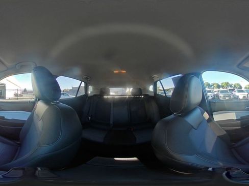 Used 2025 Chevrolet Trax LT image 41