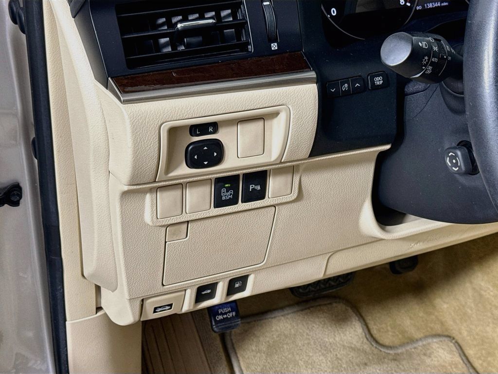 Used 2014 Lexus ES 350 w/ Premium Package FWD image 10
