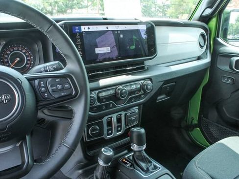 Used 2025 Jeep Wrangler Sport AWD/4WD image 16