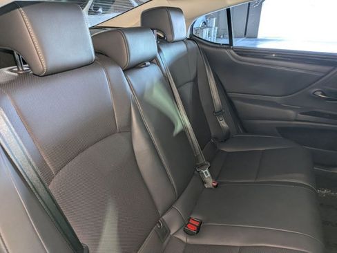 Used 2019 Lexus ES 300h w/ Premium Package FWD image 21