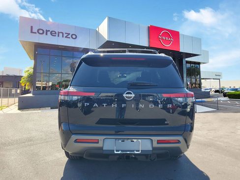 New 2026 Nissan Pathfinder SL image 5