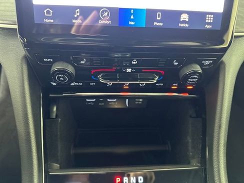 Used 2021 Jeep Grand Cherokee L Limited image 24