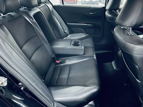 Used 2017 Honda Accord Sport image 24