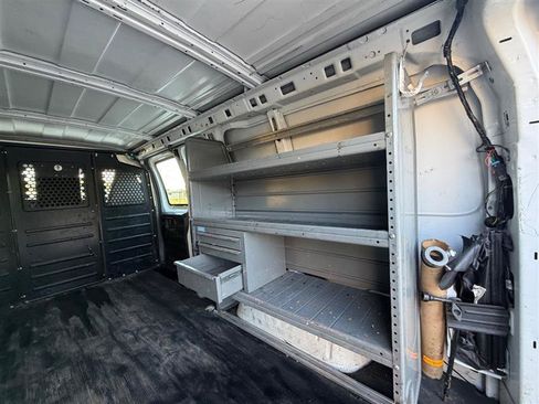 Used 2018 Chevrolet Express 2500 w/ Driver Convenience Package RWD image 7