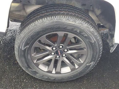 Used 2019 GMC Canyon SLE w/ Elevation Edition image 5