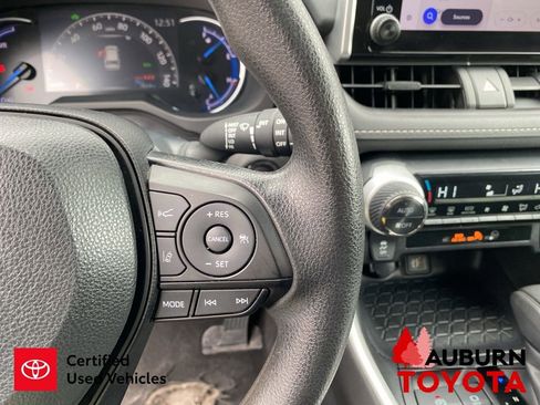 Used 2024 Toyota RAV4 XLE AWD/4WD image 40