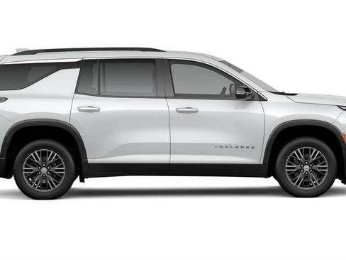 New 2026 Chevrolet Traverse LT w/ Driver Confidence Package AWD/4WD image 10