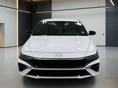 Certified 2025 Hyundai Elantra Sport FWD image 4