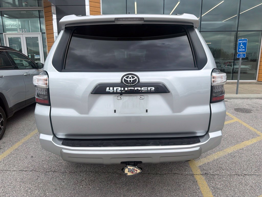 Used 2021 Toyota 4Runner TRD Off-Road Premium AWD/4WD image 7