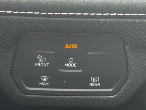Used 2024 Volkswagen Atlas SE FWD image 63