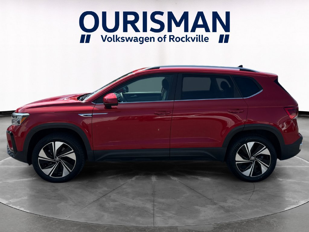 Used 2024 Volkswagen Taos SE AWD/4WD image 3