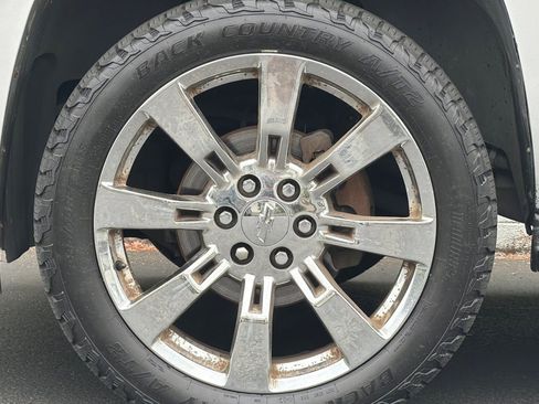 Used 2013 Chevrolet Tahoe LTZ AWD/4WD image 25
