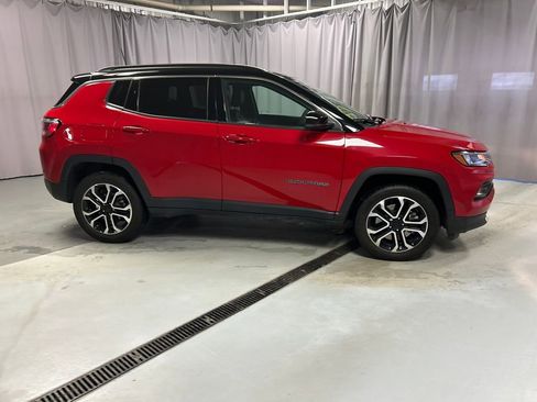 Used 2024 Jeep Compass Limited image 8