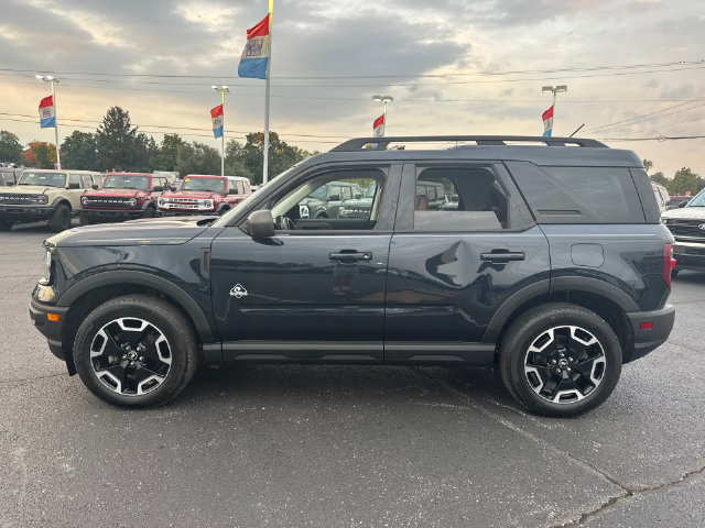 Used 2023 Ford Bronco Sport Outer Banks w/ Tech Package AWD/4WD image 4