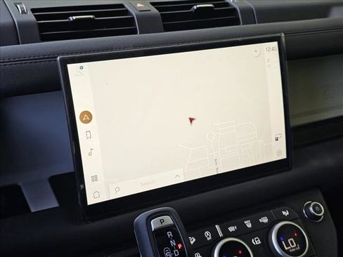 Used 2025 Land Rover Defender 130 S image 13