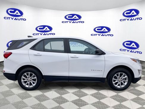 Used 2021 Chevrolet Equinox LS AWD/4WD image 2