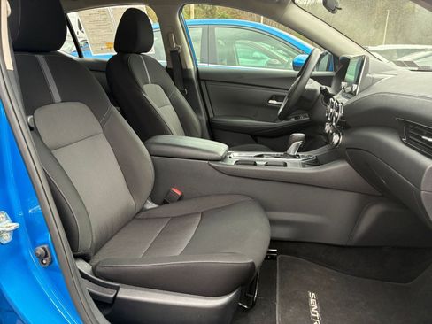 Used 2025 Nissan Sentra SV image 27