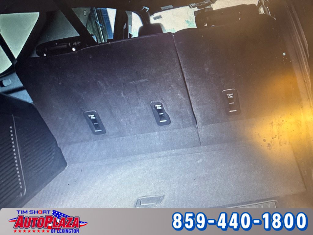 Used 2025 GMC Yukon Denali AWD/4WD image 6
