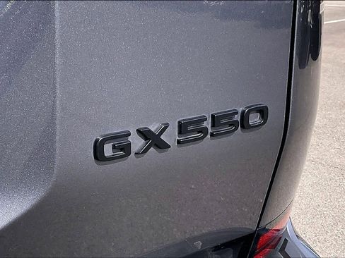 Used 2024 Lexus GX 550 w/ Accessory Package (31) image 28