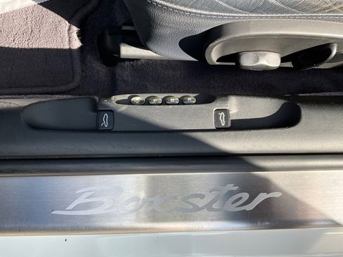 Used 2001 Porsche Boxster Base image 23