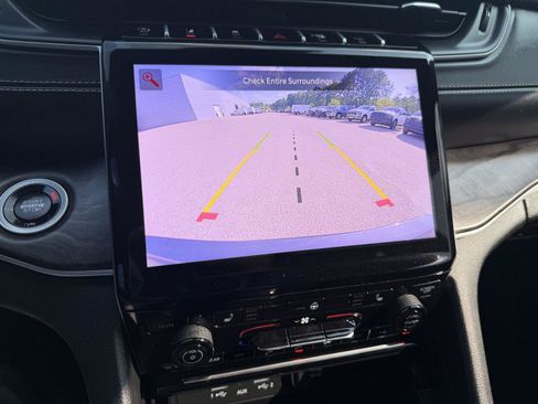 Certified 2025 Jeep Grand Cherokee L Limited RWD image 12