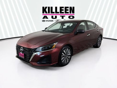 Used 2025 Nissan Altima 2.5 SV FWD image 3