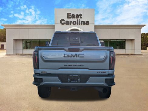 Used 2024 GMC Sierra 2500 AT4 w/ AT4 Premium Plus Package image 4