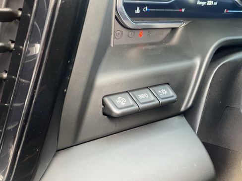 Used 2024 GMC Sierra 1500 AT4 w/ Technology Package image 27