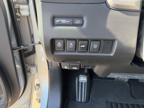 Used 2019 Nissan Murano Platinum image 12