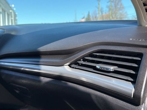 Used 2017 Ford Fusion Titanium image 29