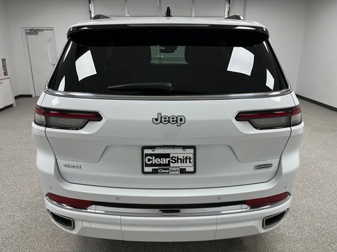 Used 2024 Jeep Grand Cherokee L Overland w/ Trailer Tow Package AWD/4WD image 9