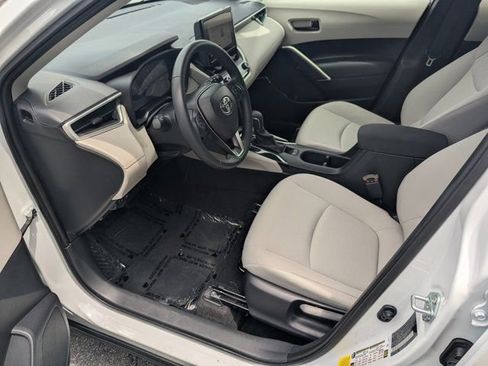 Used 2024 Toyota Corolla Cross LE FWD image 9