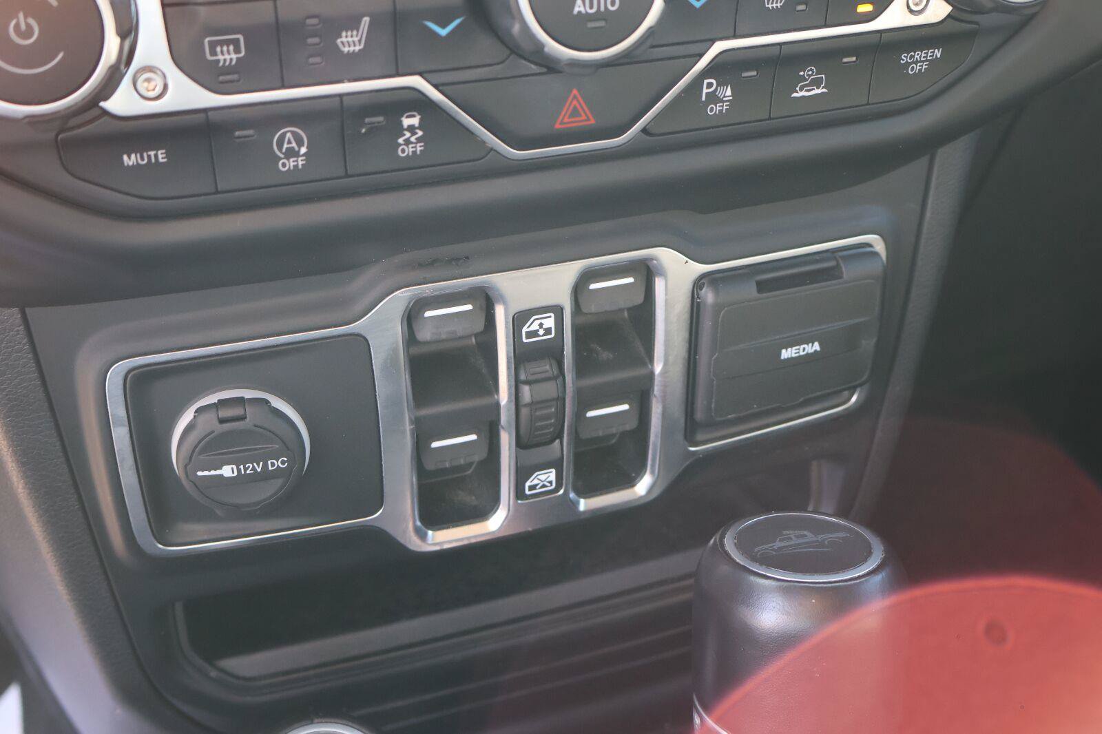 Used 2021 Jeep Gladiator Overland AWD/4WD image 25