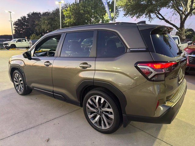 Certified 2025 Subaru Forester Touring AWD/4WD image 4