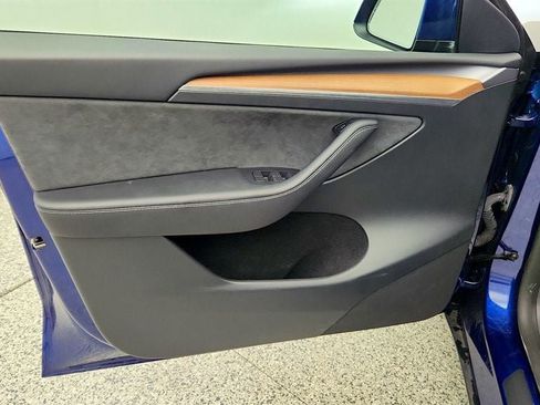 Used 2023 Tesla Model Y Performance AWD/4WD image 11