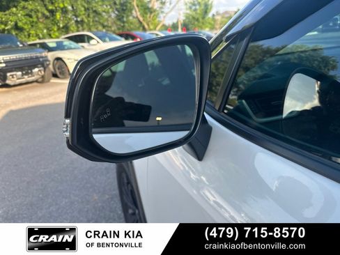 Used 2022 Toyota RAV4 XSE AWD/4WD image 15