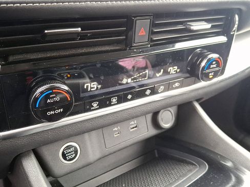 Certified 2022 Nissan Rogue SV AWD/4WD image 15
