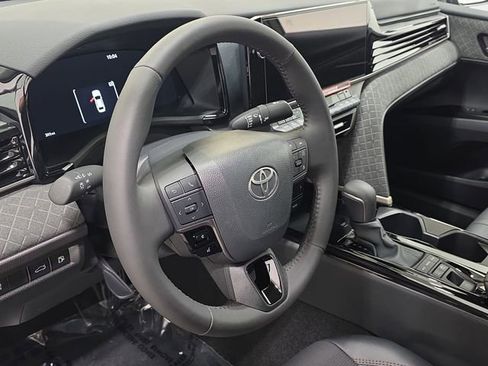 Used 2026 Toyota Camry XLE AWD/4WD image 14