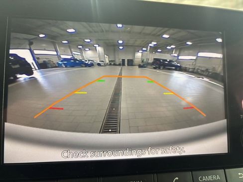 Used 2025 Nissan Pathfinder SV image 20