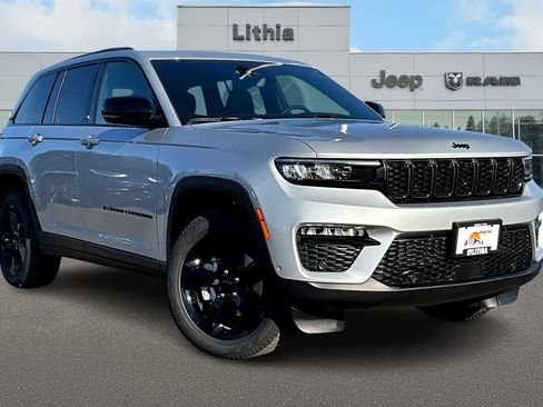 New 2025 Jeep Grand Cherokee Limited w/ Luxury Tech Group II image 22
