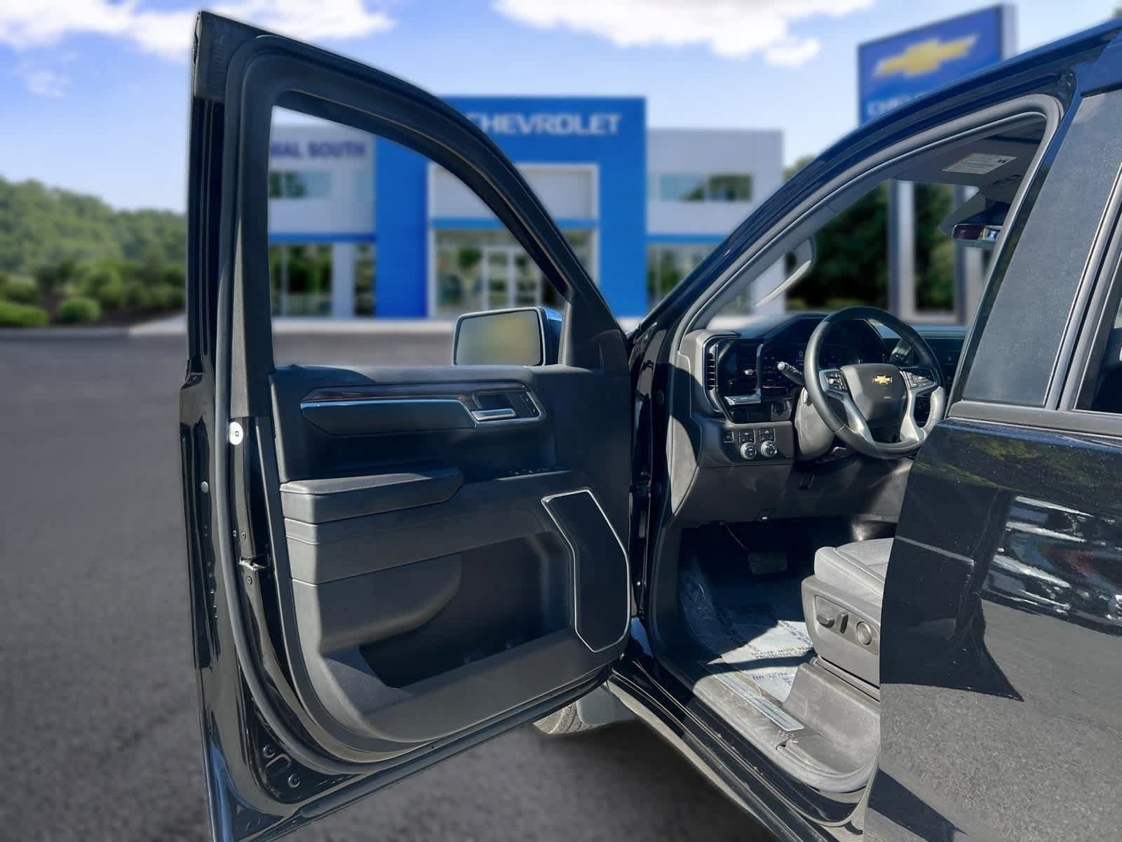 Certified 2024 Chevrolet Silverado 1500 LT AWD/4WD image 15